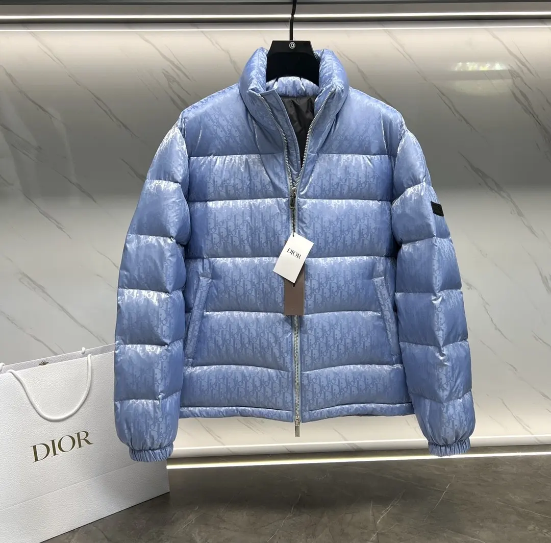 Oblique Jacquard Down-Filled Puffer Jacket D49020959 — view 4