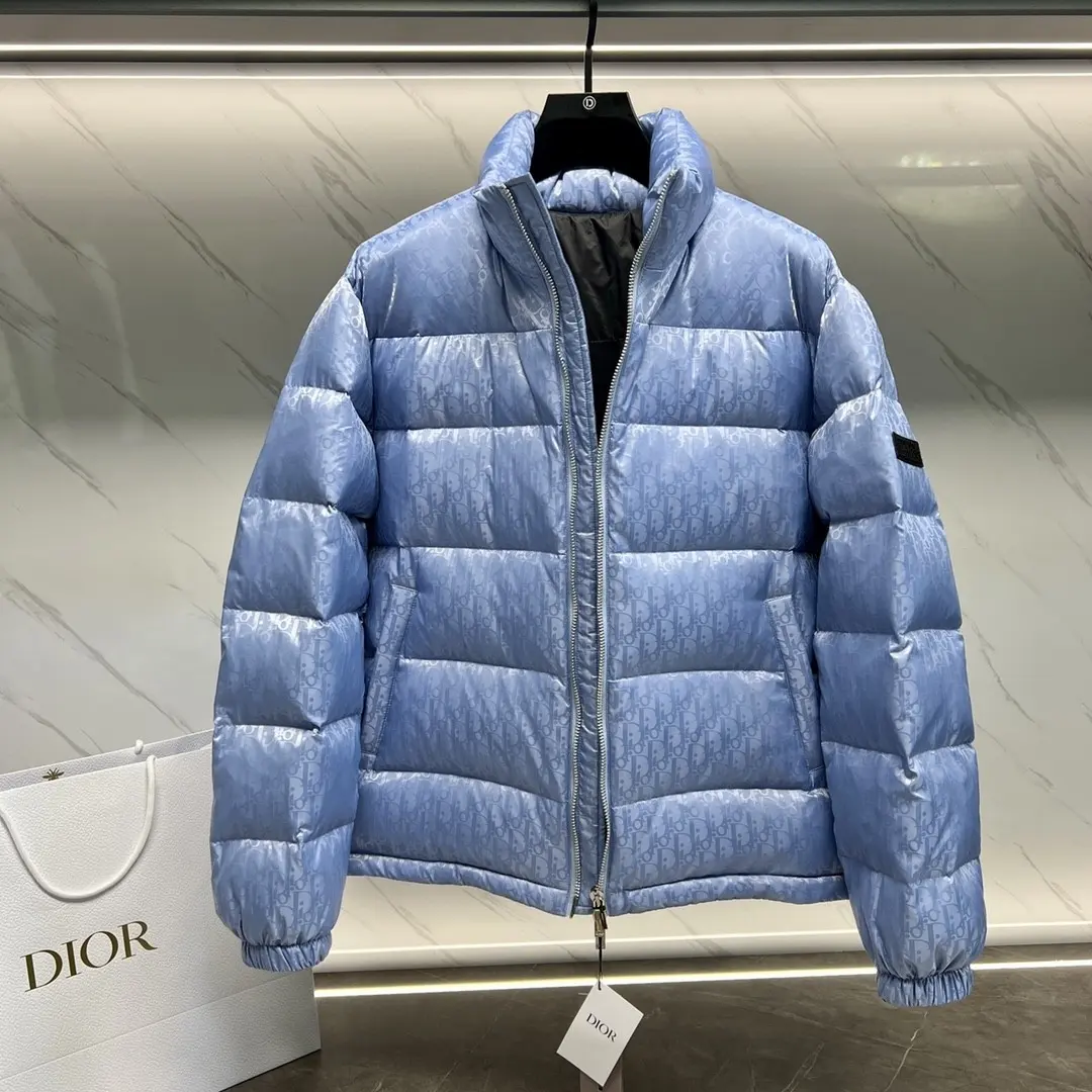 Oblique Jacquard Down-Filled Puffer Jacket D49020959 — view 9