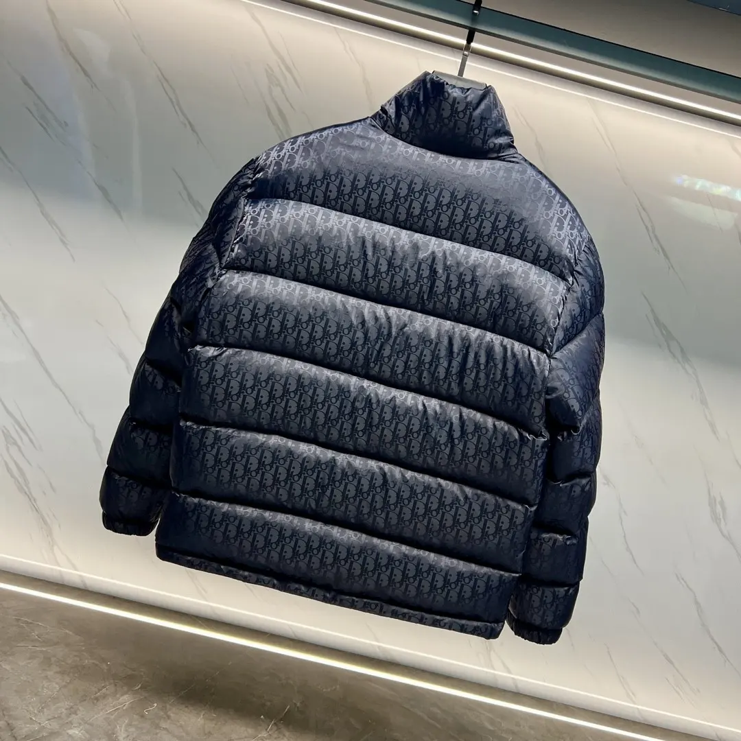 Oblique Jacquard Down-Filled Puffer Jacket D49020960 — view 7