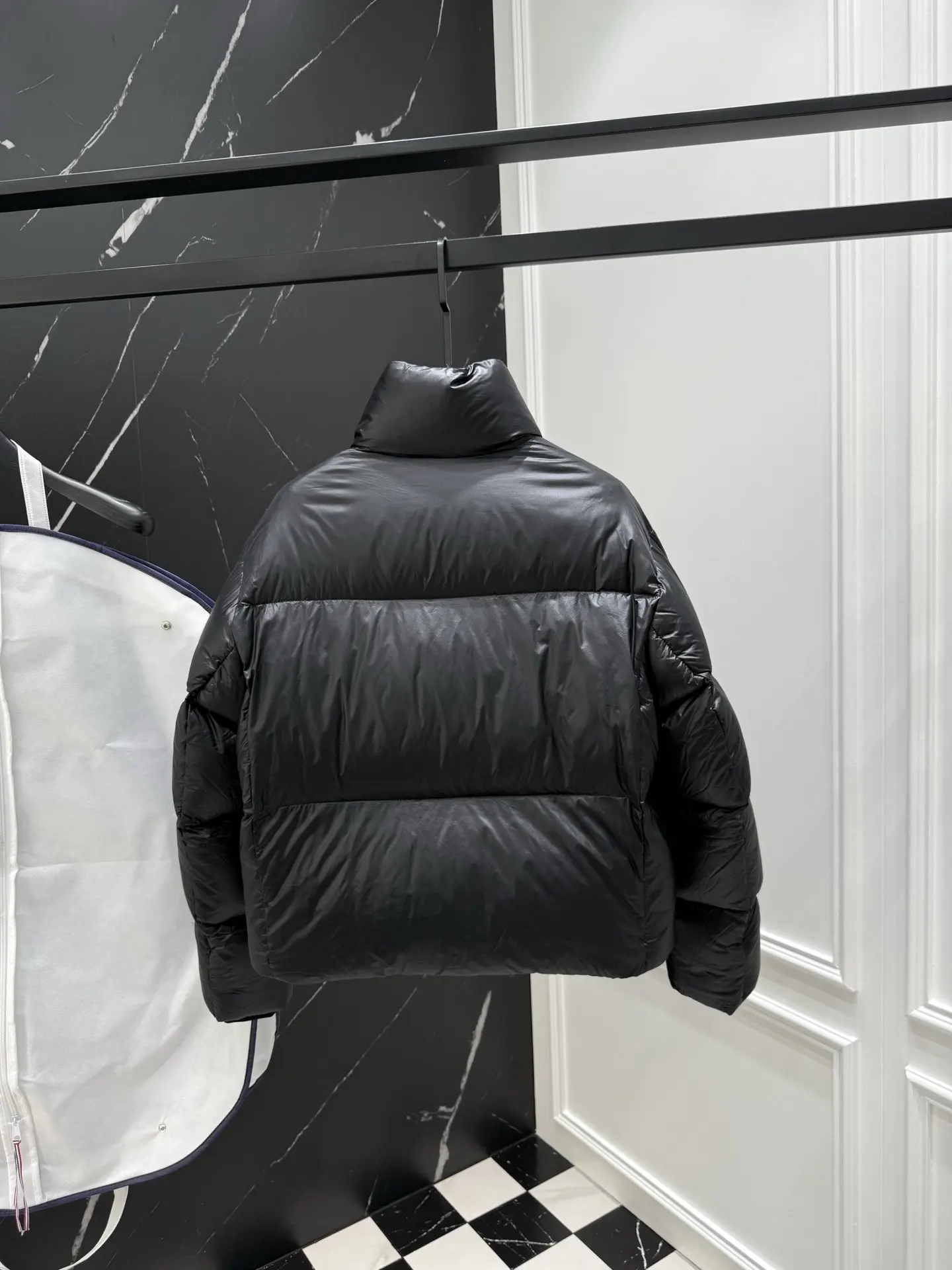 Cypress Cropped Down Puffer Jacket D51020987 — view 9
