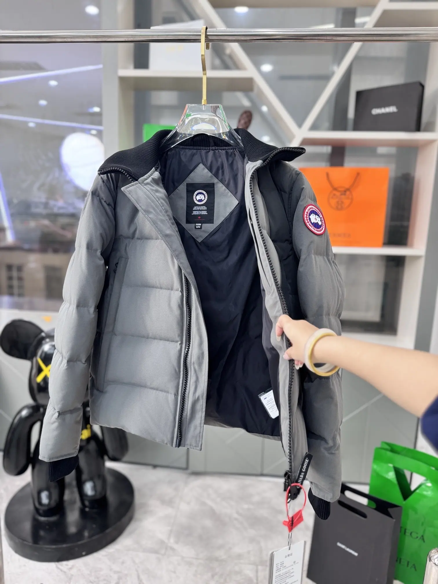 Canada Goose Down-Filled Bomber Jacket D52020967 — view 4