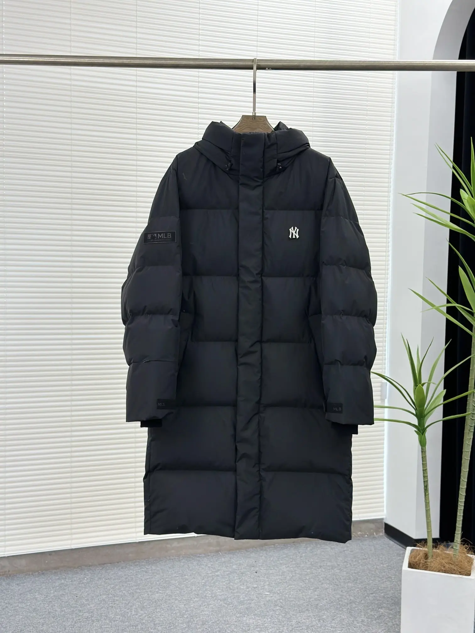 New York Yankees Longline Down Puffer Coat D53020988