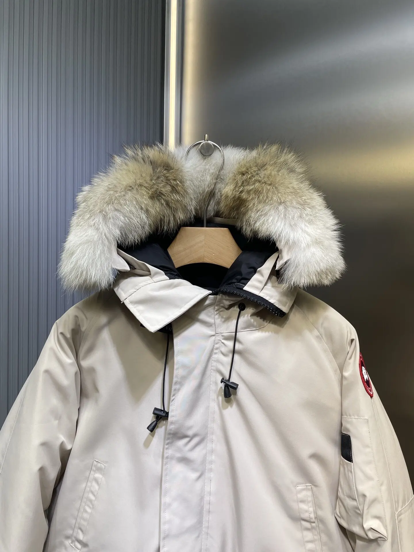 Chilliwack Fur-Trimmed Down Bomber Jacket D53020950 — view 2