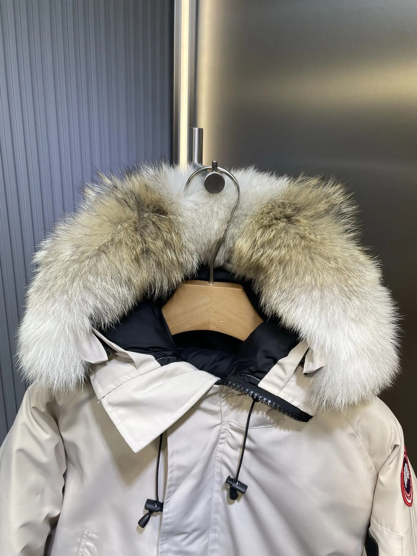 Chilliwack Fur-Trimmed Down Bomber Jacket D53020950 — view 3