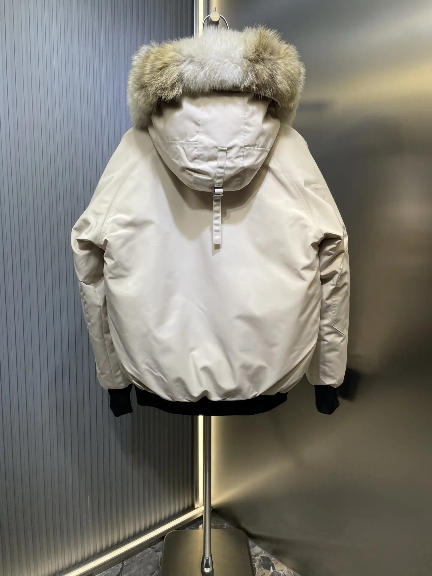 Chilliwack Fur-Trimmed Down Bomber Jacket D53020950 — view 5