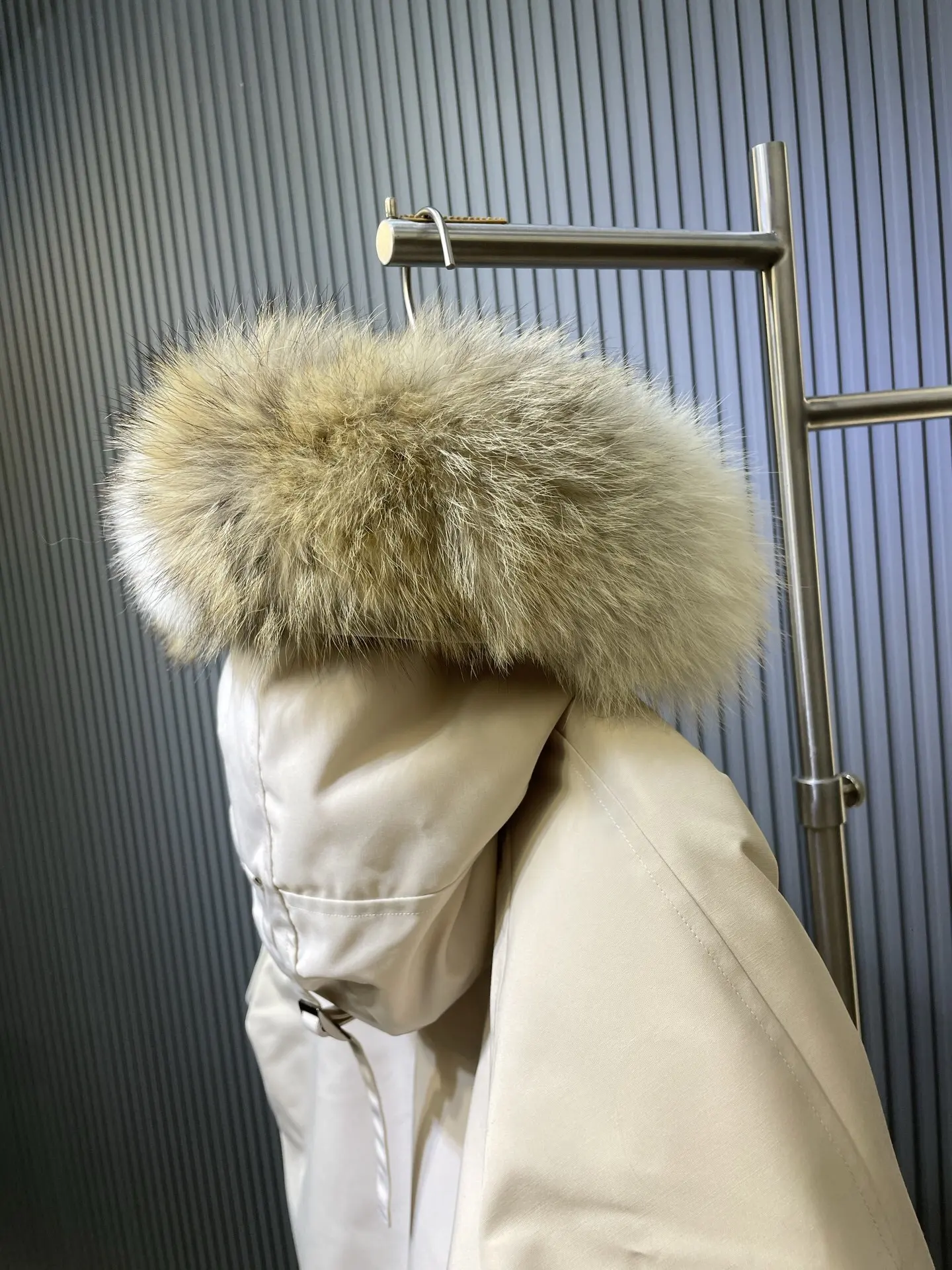 Chilliwack Fur-Trimmed Down Bomber Jacket D53020950 — view 6