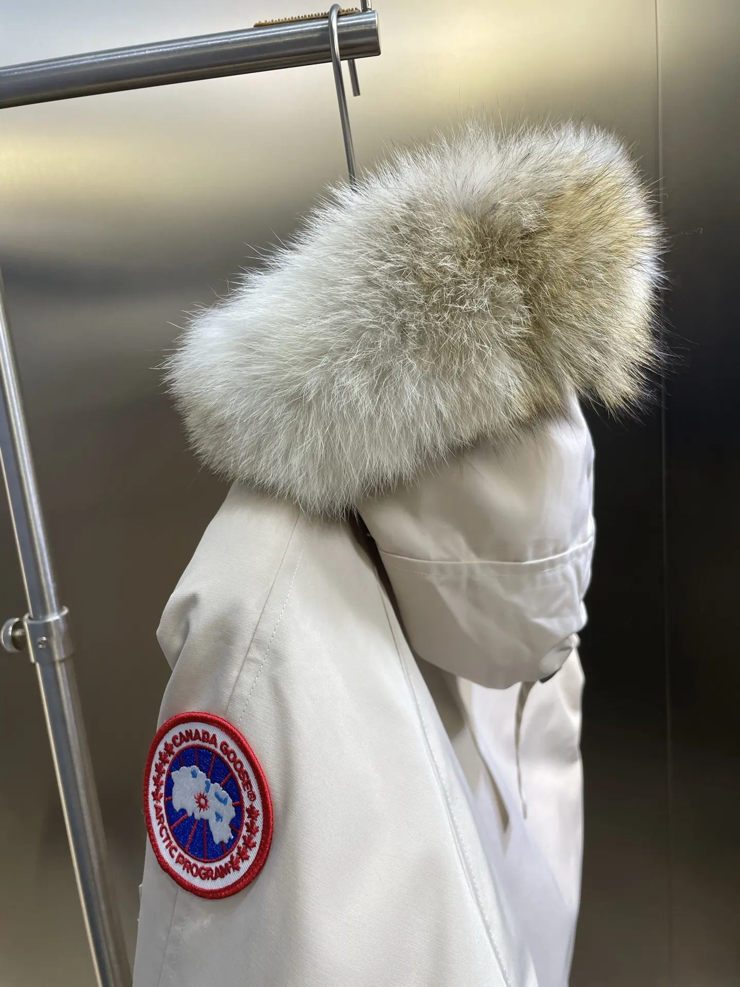 Chilliwack Fur-Trimmed Down Bomber Jacket D53020950 — view 7