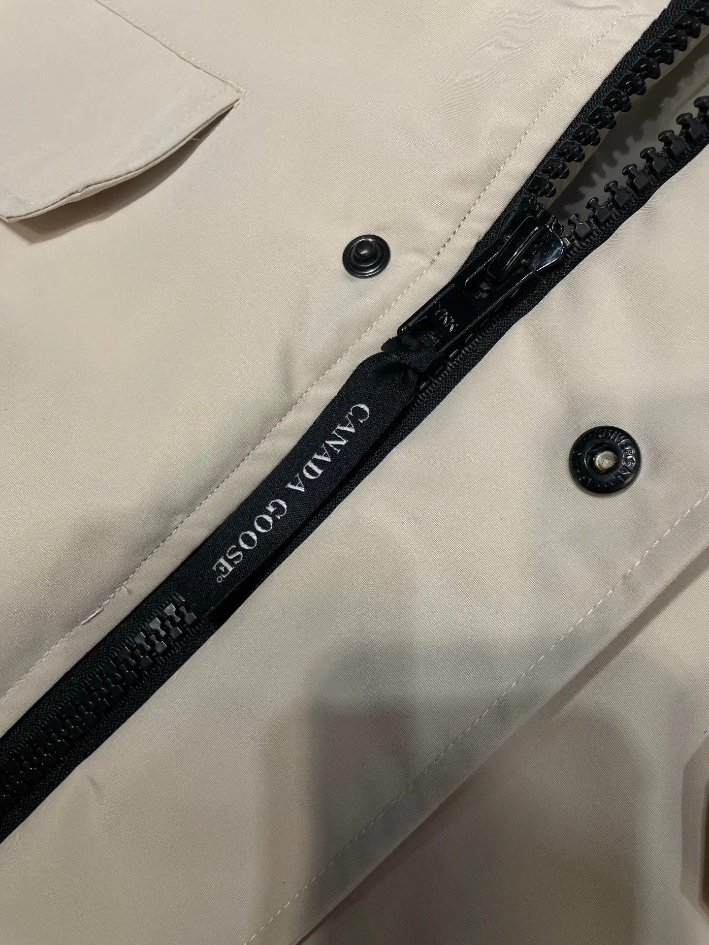 Chilliwack Fur-Trimmed Down Bomber Jacket D53020950 — view 10