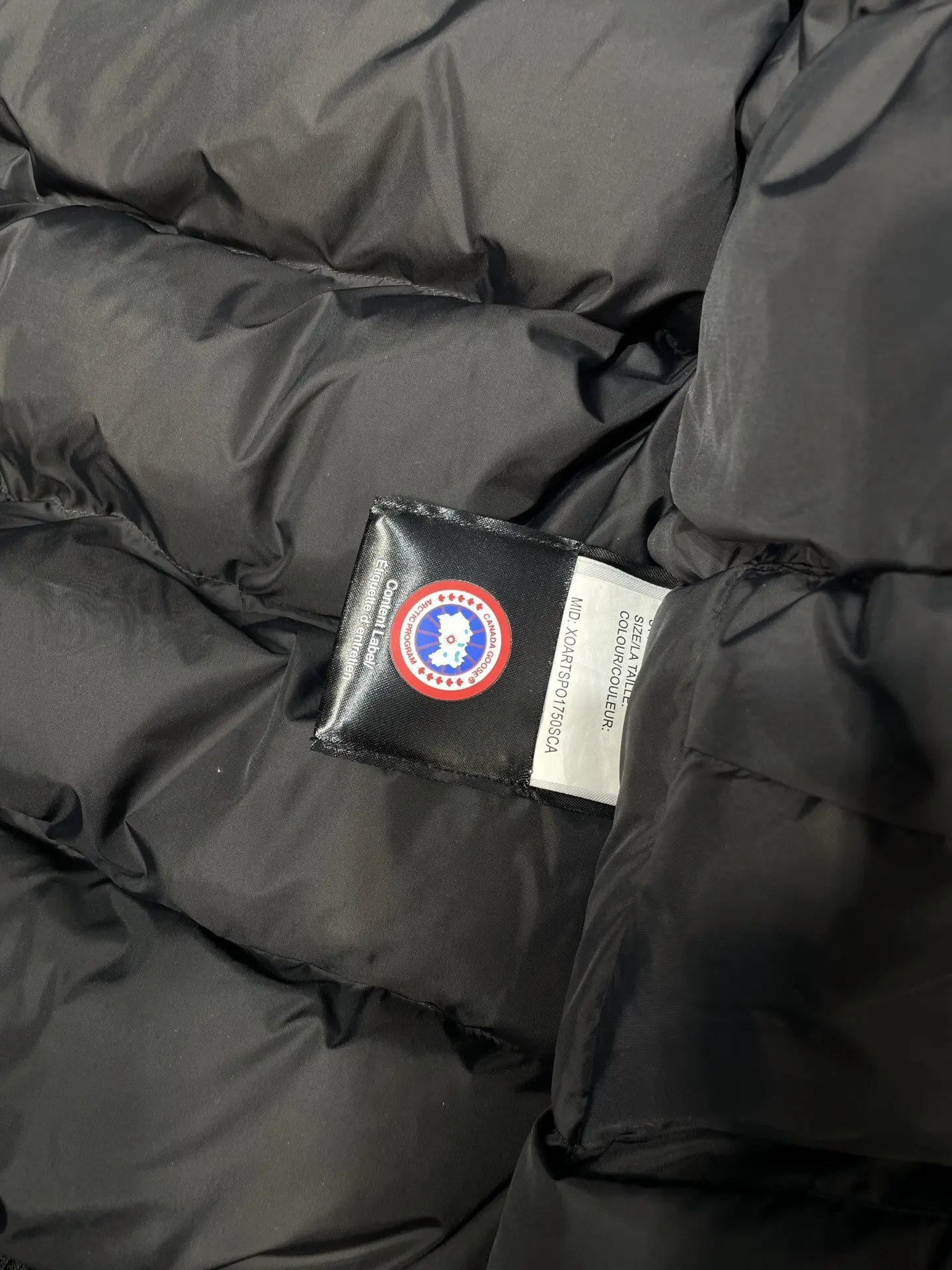 Chilliwack Fur-Trimmed Down Bomber Jacket D53020951 — view 9