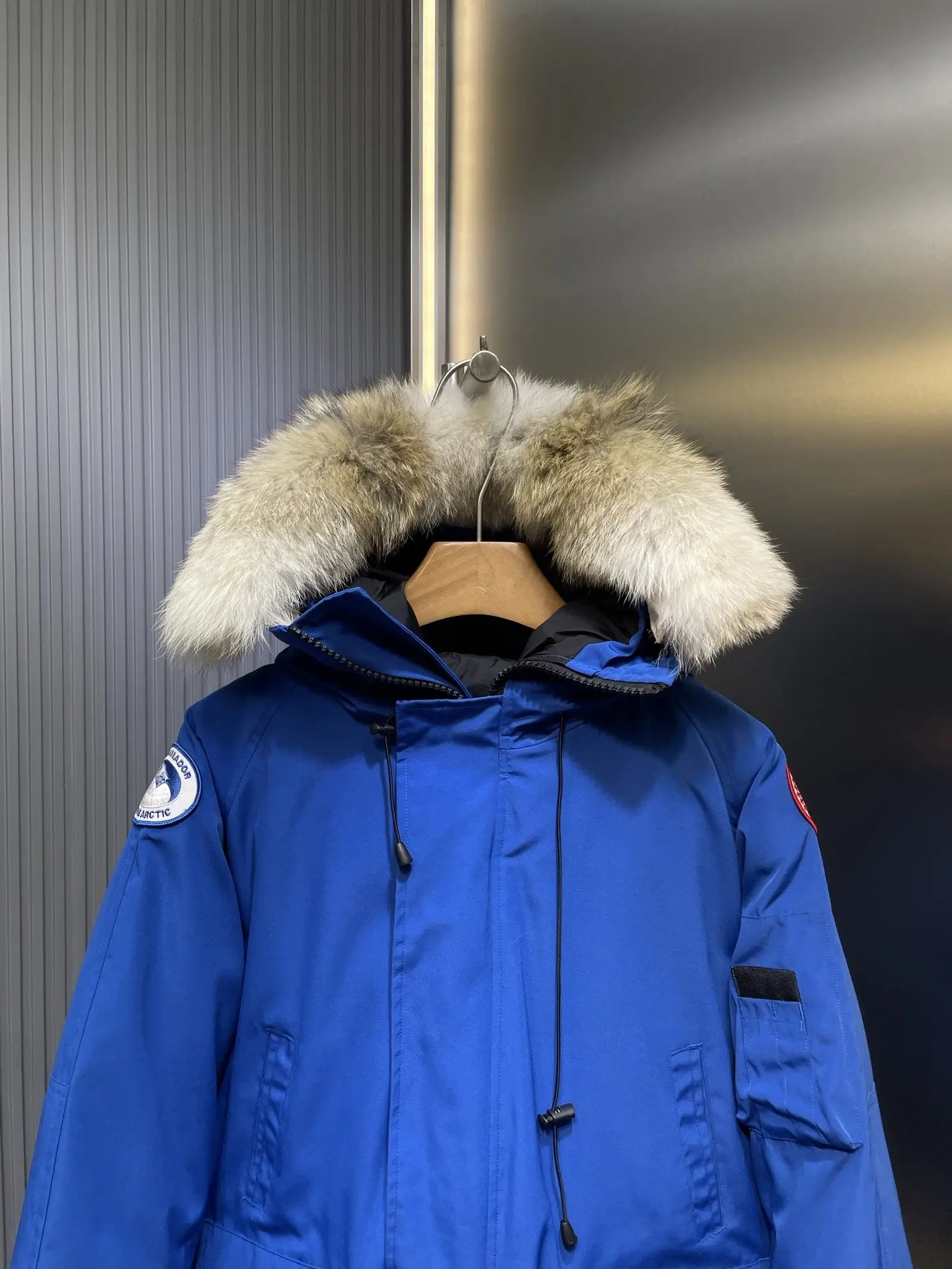 Chilliwack Fur-Trimmed Down Bomber Jacket D53020948 — view 2