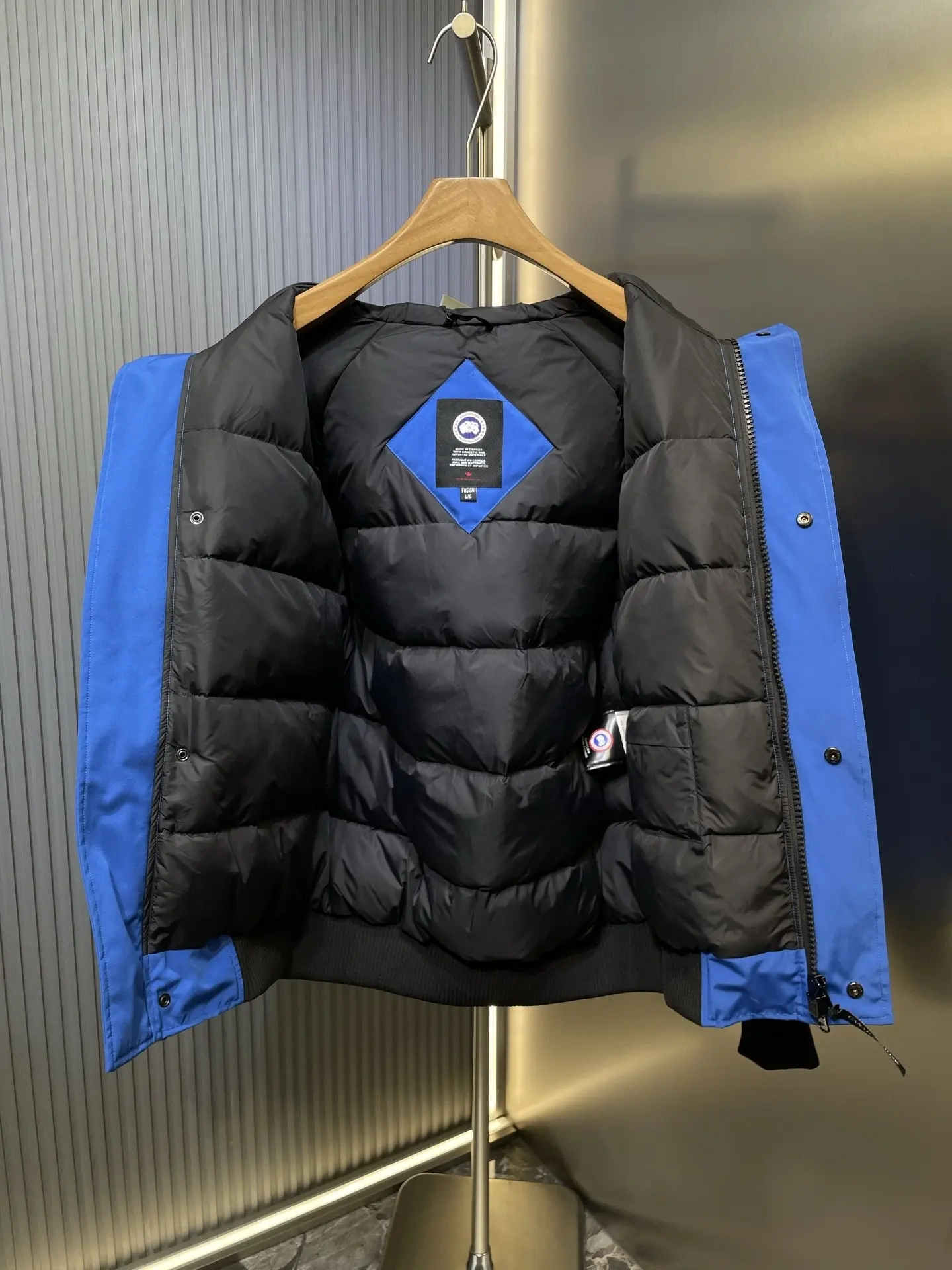 Chilliwack Fur-Trimmed Down Bomber Jacket D53020948 — view 8