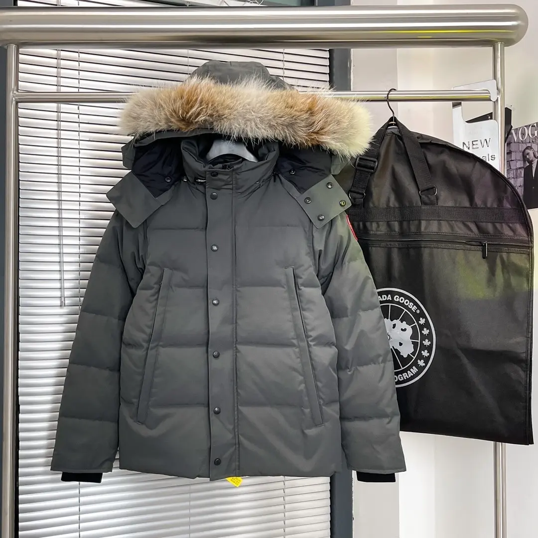 Fur-Trimmed Down-Filled Puffer Jacket D54020936