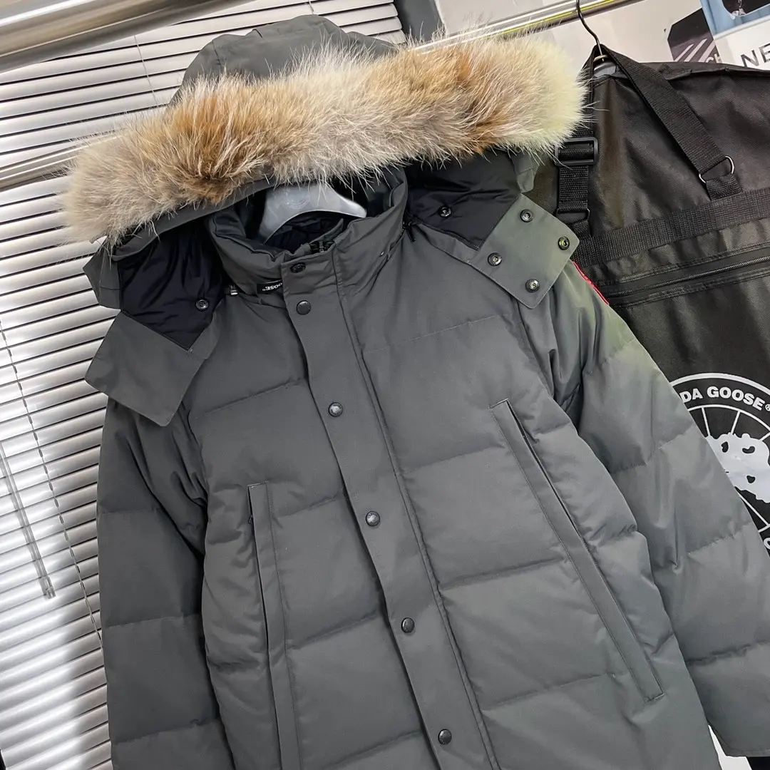 Fur-Trimmed Down-Filled Puffer Jacket D54020936 — view 2