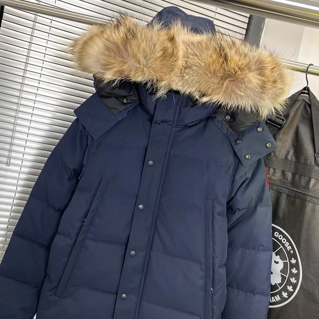 Fur-Trimmed Down-Filled Puffer Jacket D54020939 — view 3