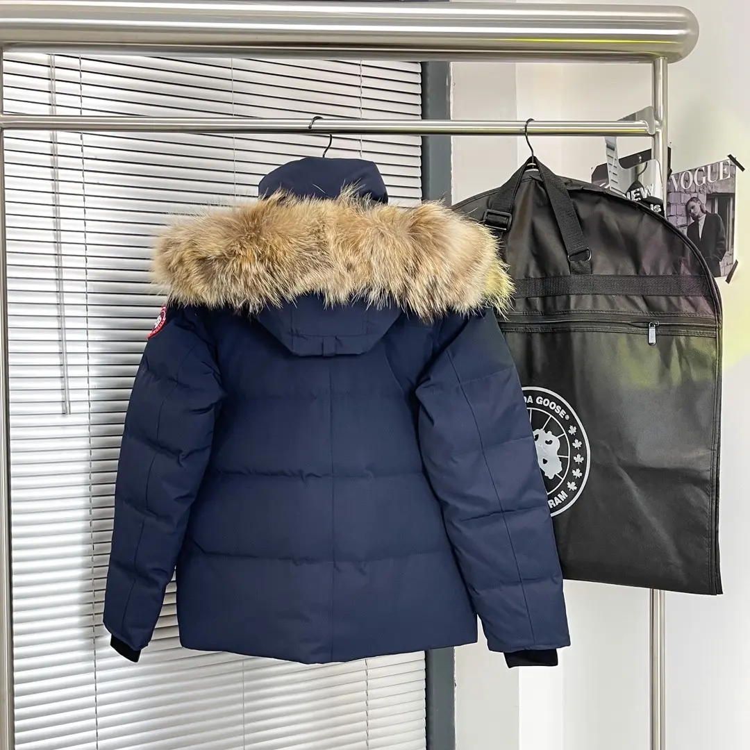Fur-Trimmed Down-Filled Puffer Jacket D54020939 — view 5