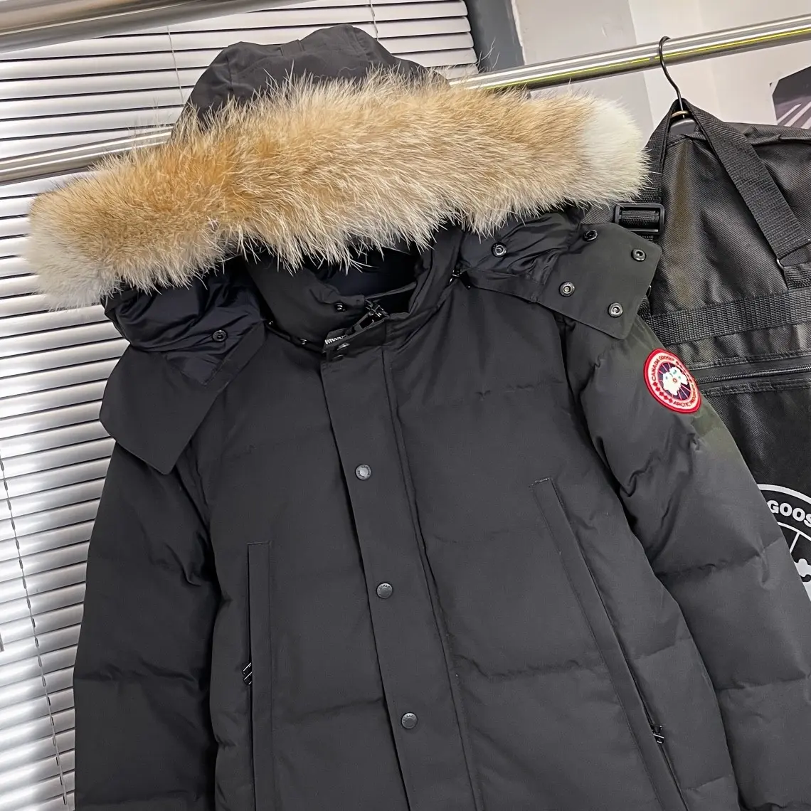 Fur-Trimmed Down-Filled Puffer Jacket D54020937 — view 2