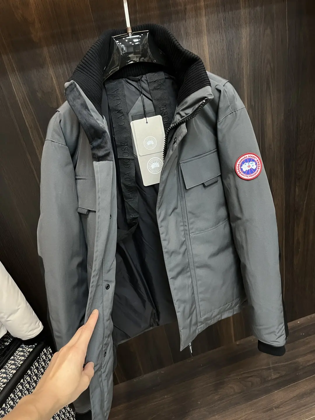 Down-Filled Stand-Collar Puffer Jacket D55020941 — view 3