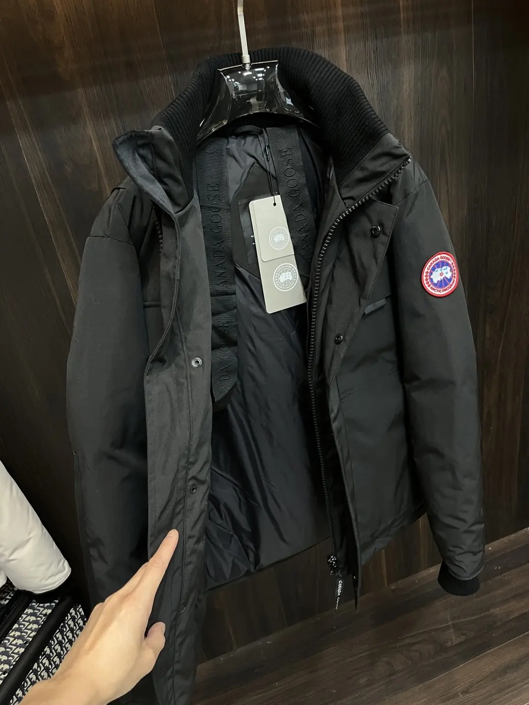 Canada Goose Stand-Collar Down Puffer Jacket D55020940 — view 3