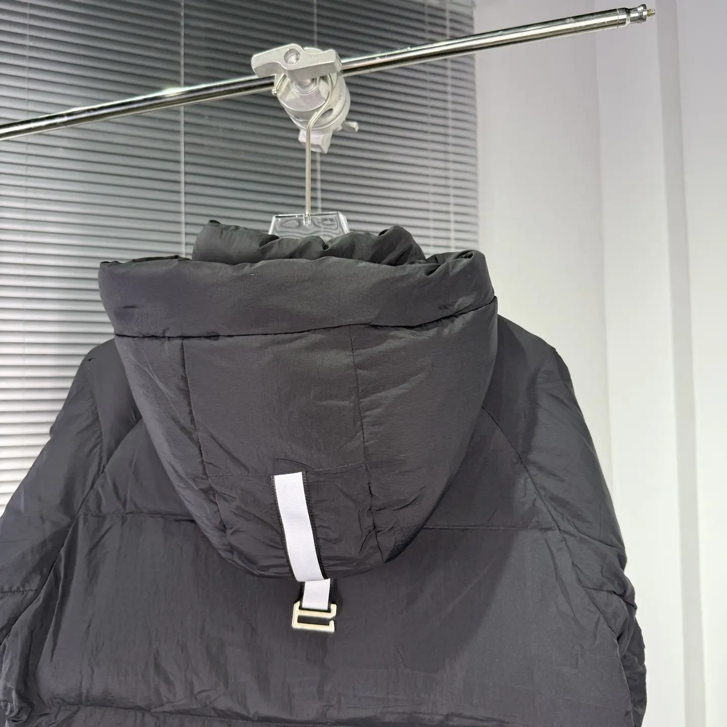 Black Label Hooded Down Puffer Jacket D55020980 — view 6
