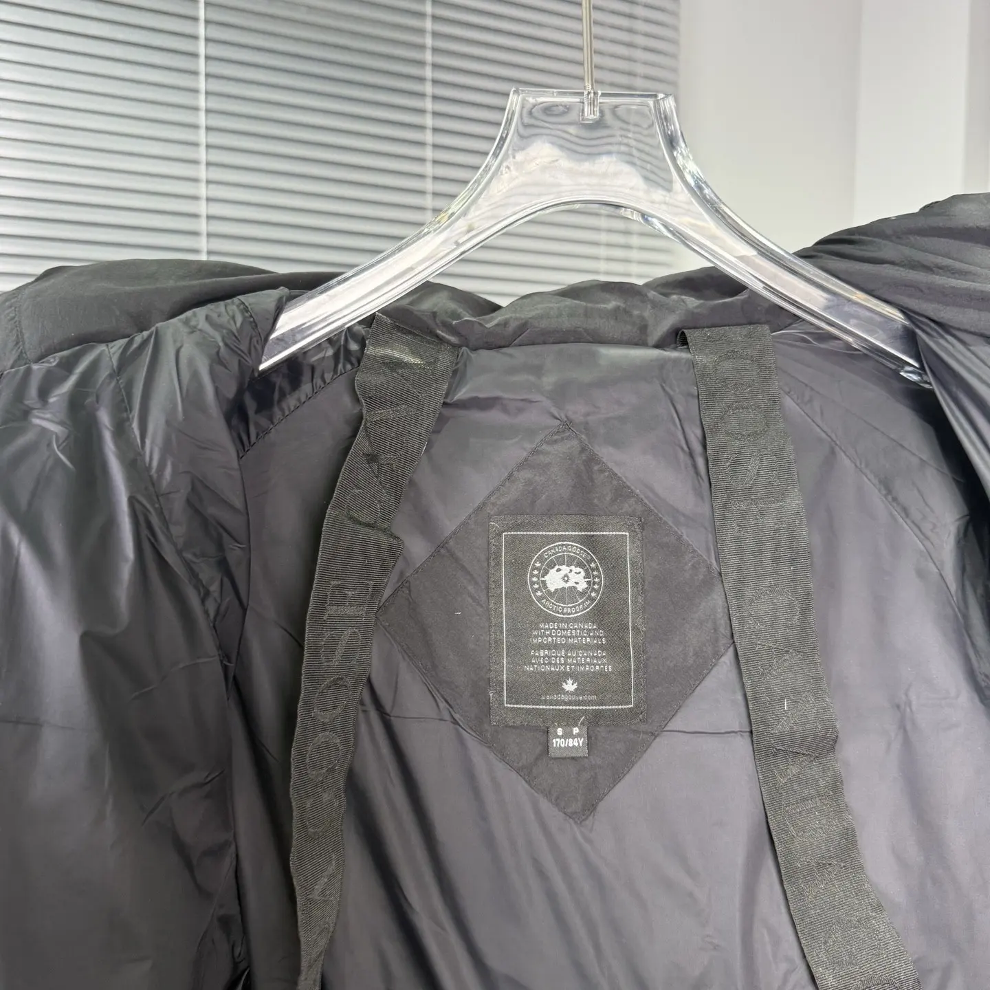Black Label Hooded Down Puffer Jacket D55020980 — view 7