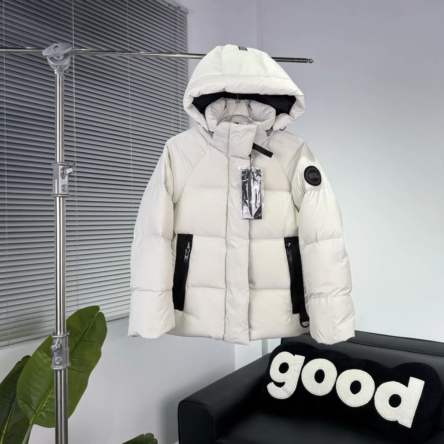 Canada Goose Black Label Hooded Puffer Jacket D55020981