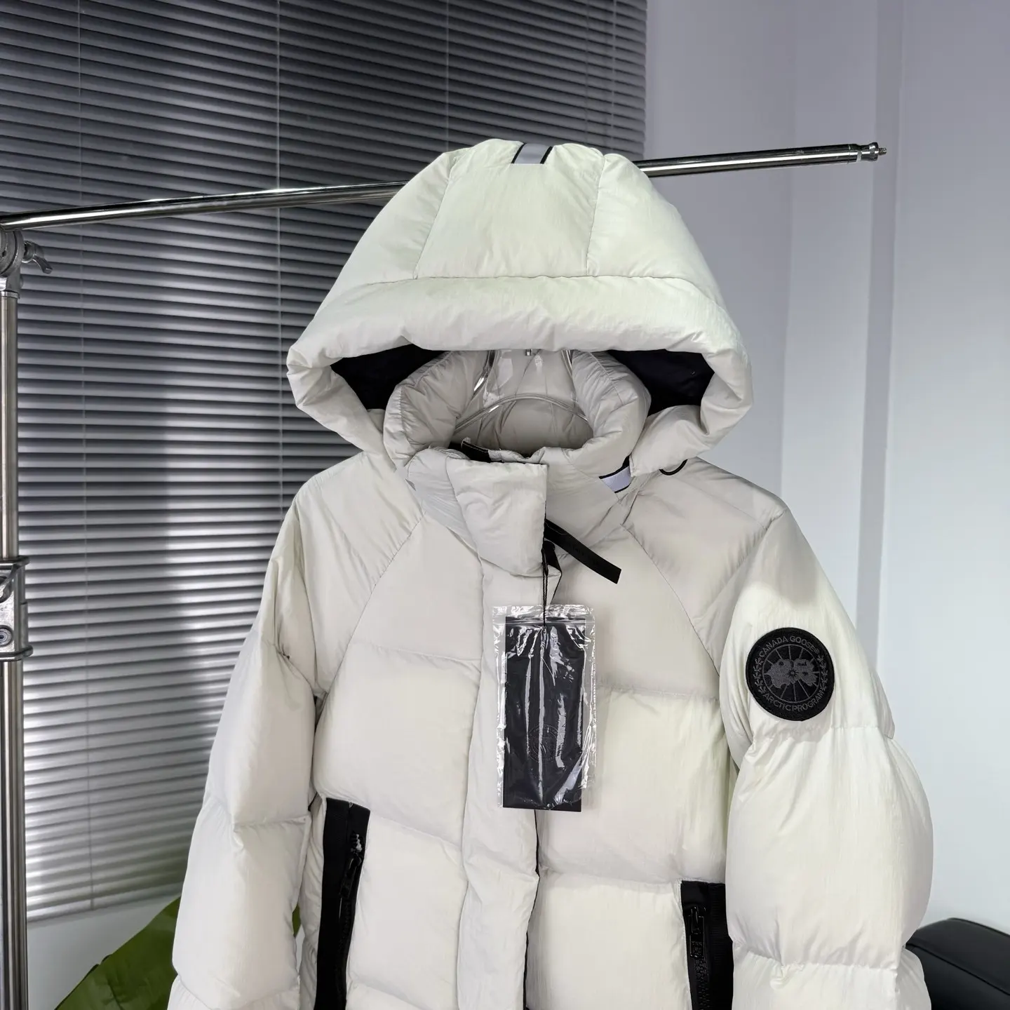 Canada Goose Black Label Hooded Puffer Jacket D55020981 — view 2