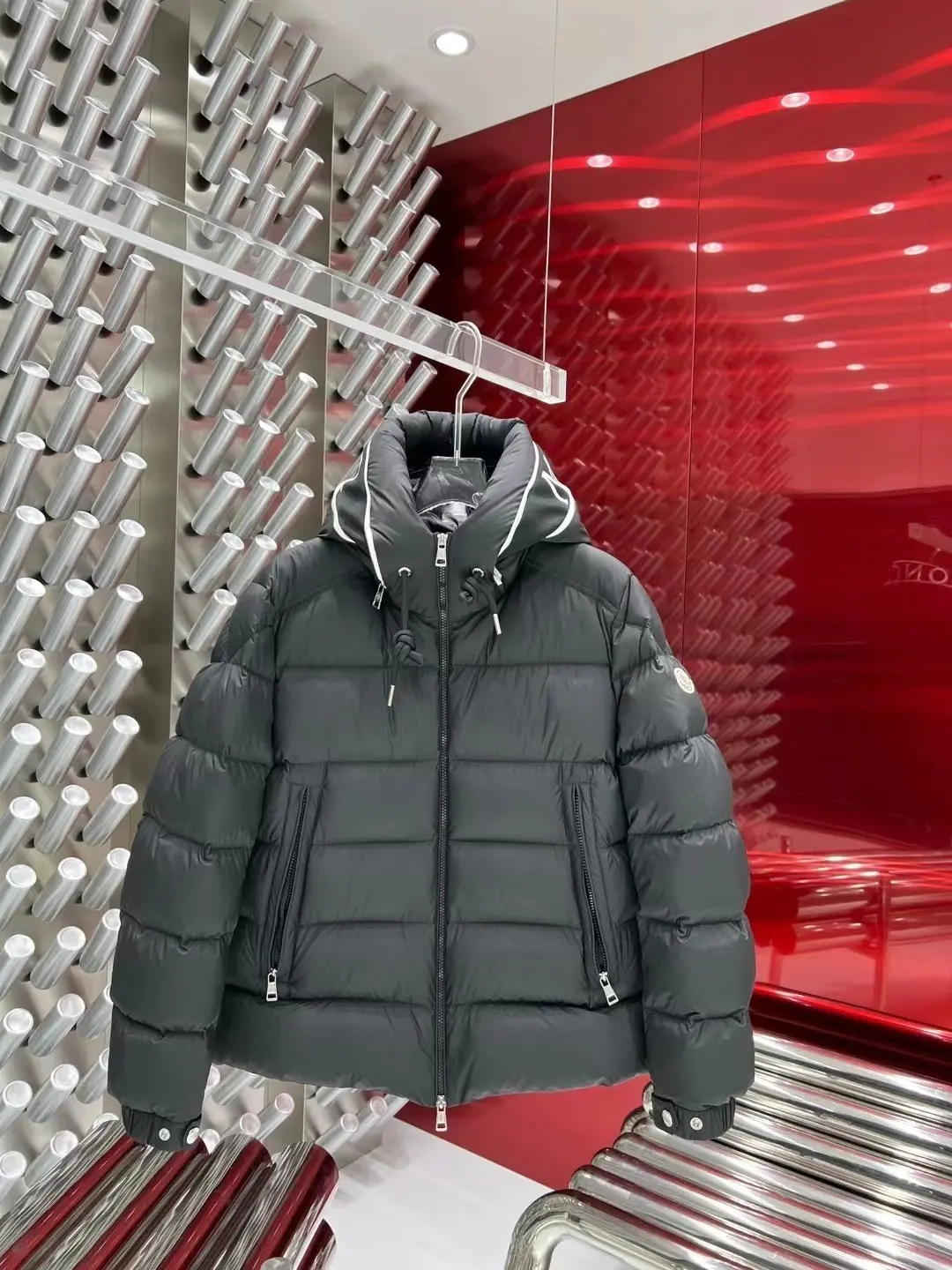 Hooded Down-Filled Puffer Jacket D57020974