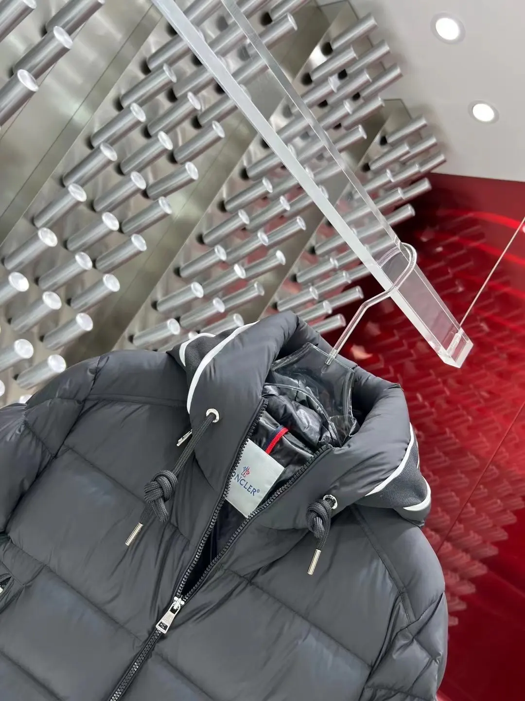 Hooded Down-Filled Puffer Jacket D57020974 — view 7