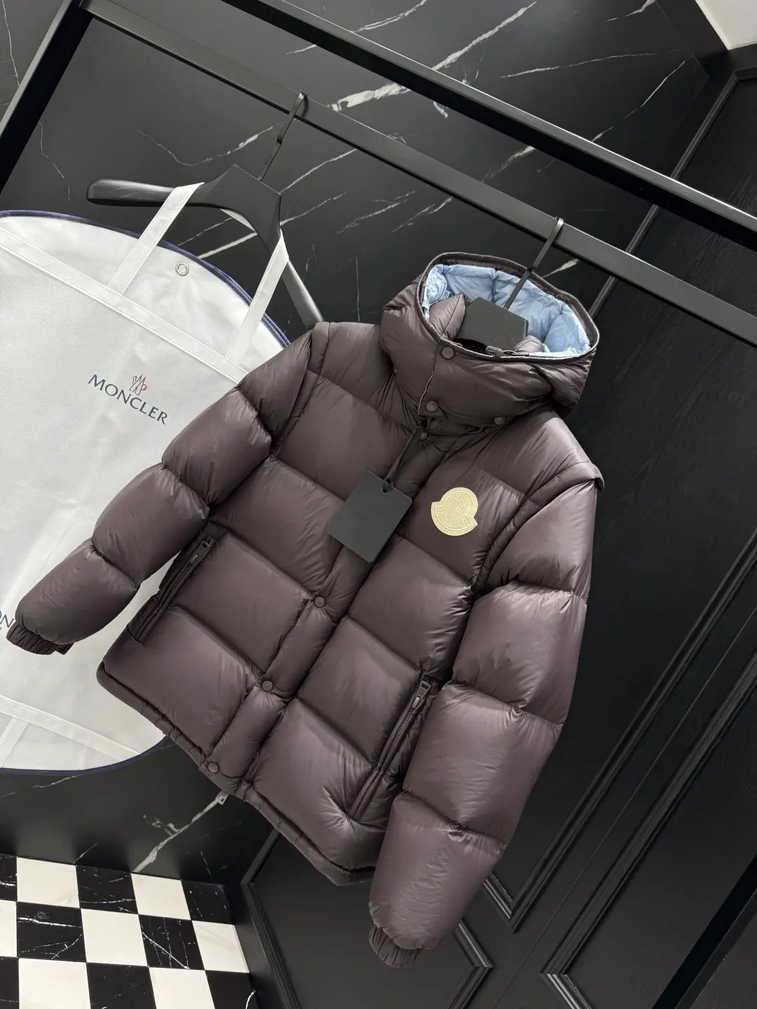 Moncler Detachable Sleeve Down Puffer Jacket D57020873 — view 3