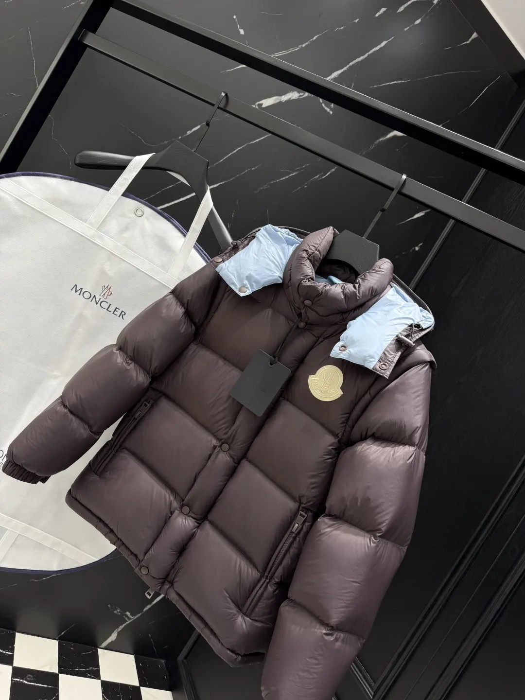 Moncler Detachable Sleeve Down Puffer Jacket D57020873 — view 7