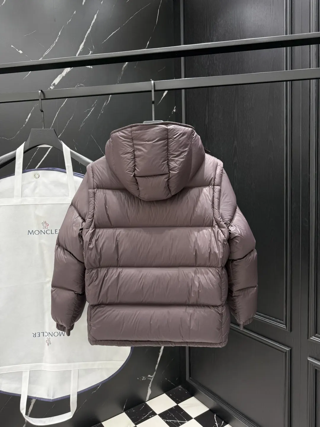 Moncler Detachable Sleeve Down Puffer Jacket D57020873 — view 9