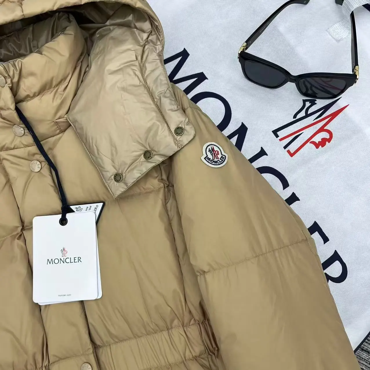 Hooded Drawstring Waist Down Puffer Jacket D59020888 — view 3