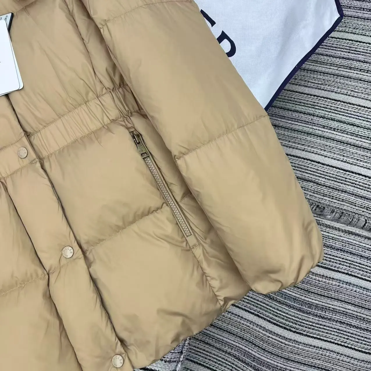 Hooded Drawstring Waist Down Puffer Jacket D59020888 — view 6