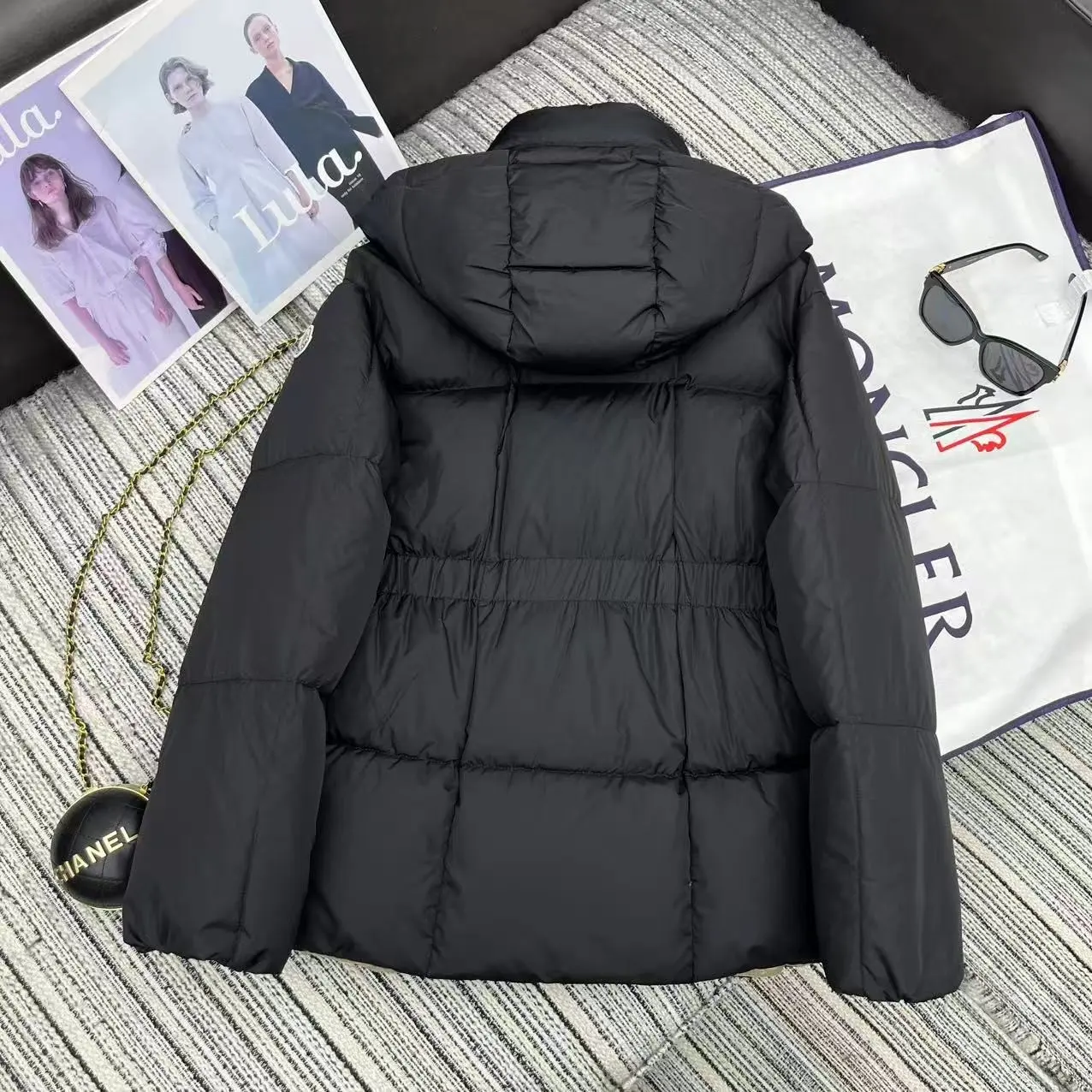 Hooded Cinched-Waist Down Puffer Jacket D59020887 — view 7