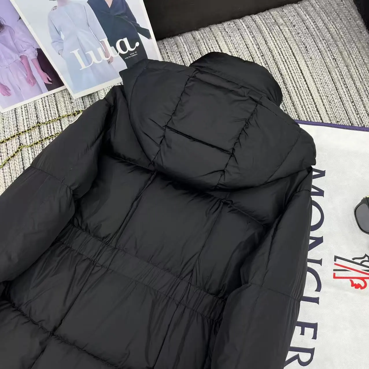 Hooded Cinched-Waist Down Puffer Jacket D59020887 — view 8