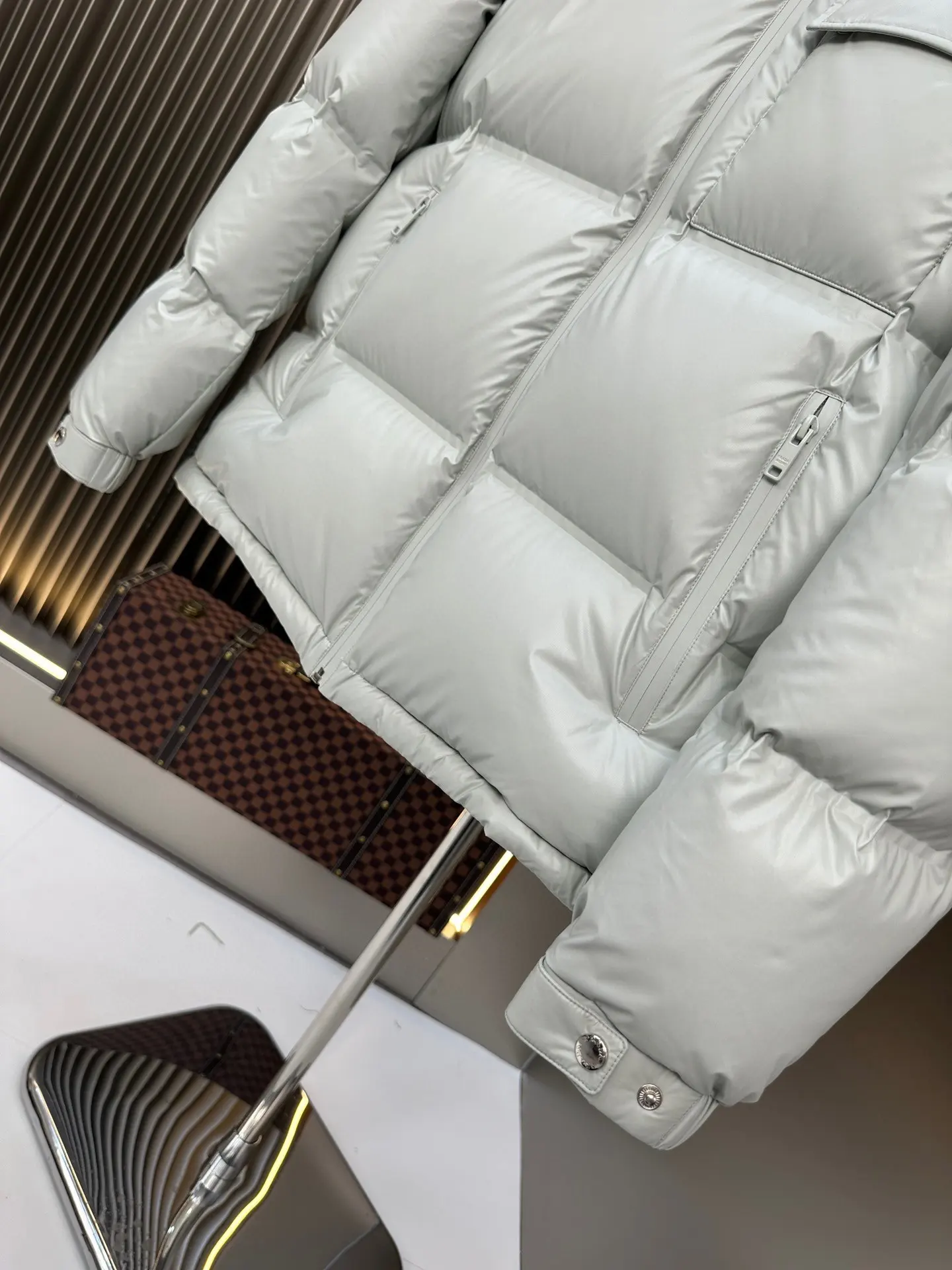 Hooded Down-Filled Puffer Jacket D59020886 — view 5