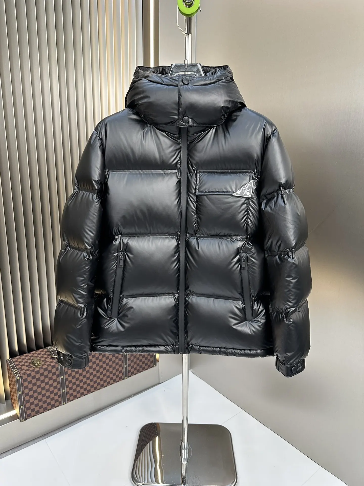 Logo-Patch Down-Filled Puffer Jacket D59020884 — view 2