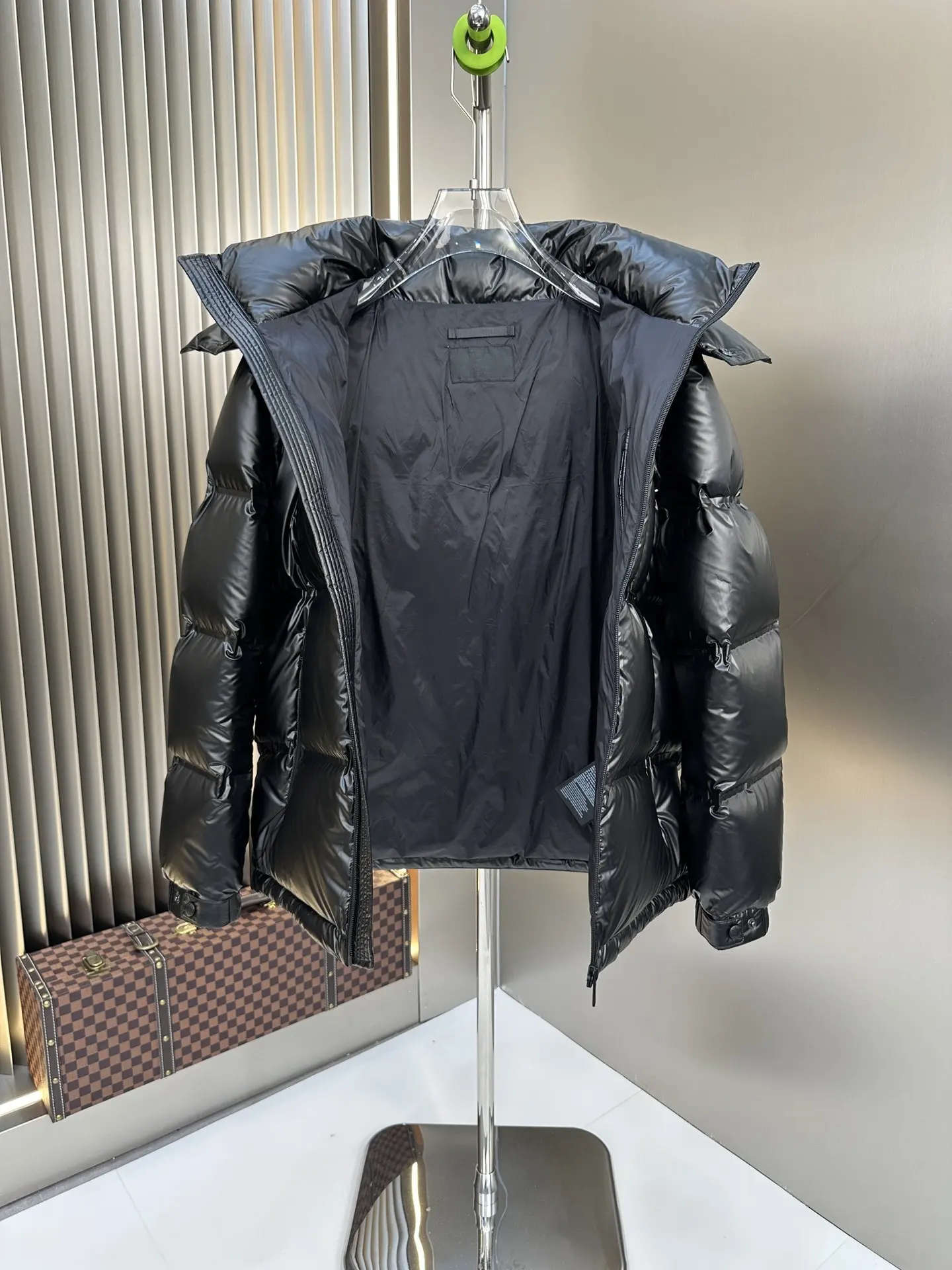 Logo-Patch Down-Filled Puffer Jacket D59020884 — view 6