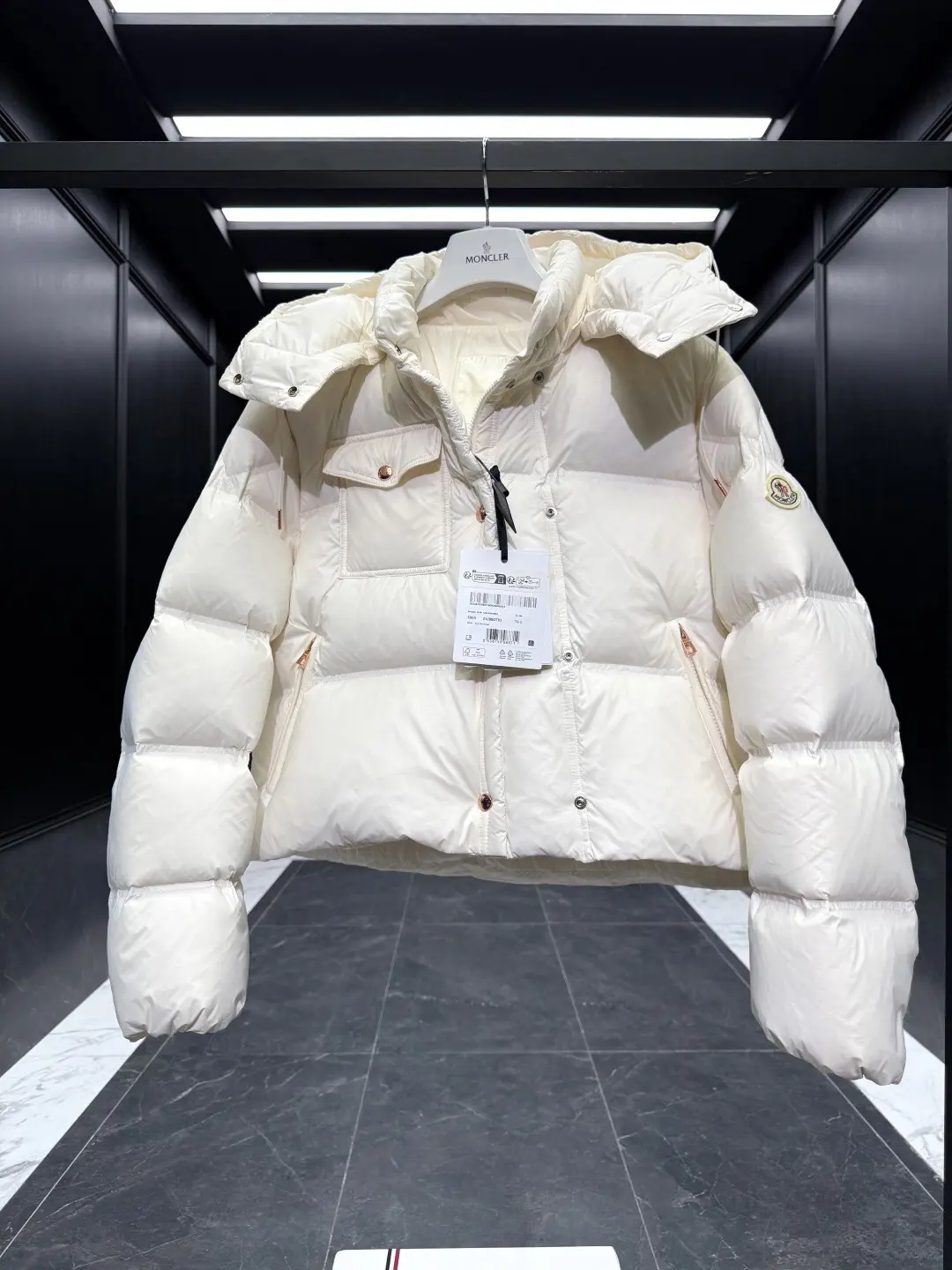 Erea Quilted Hooded Down Jacket D60020881 — view 6