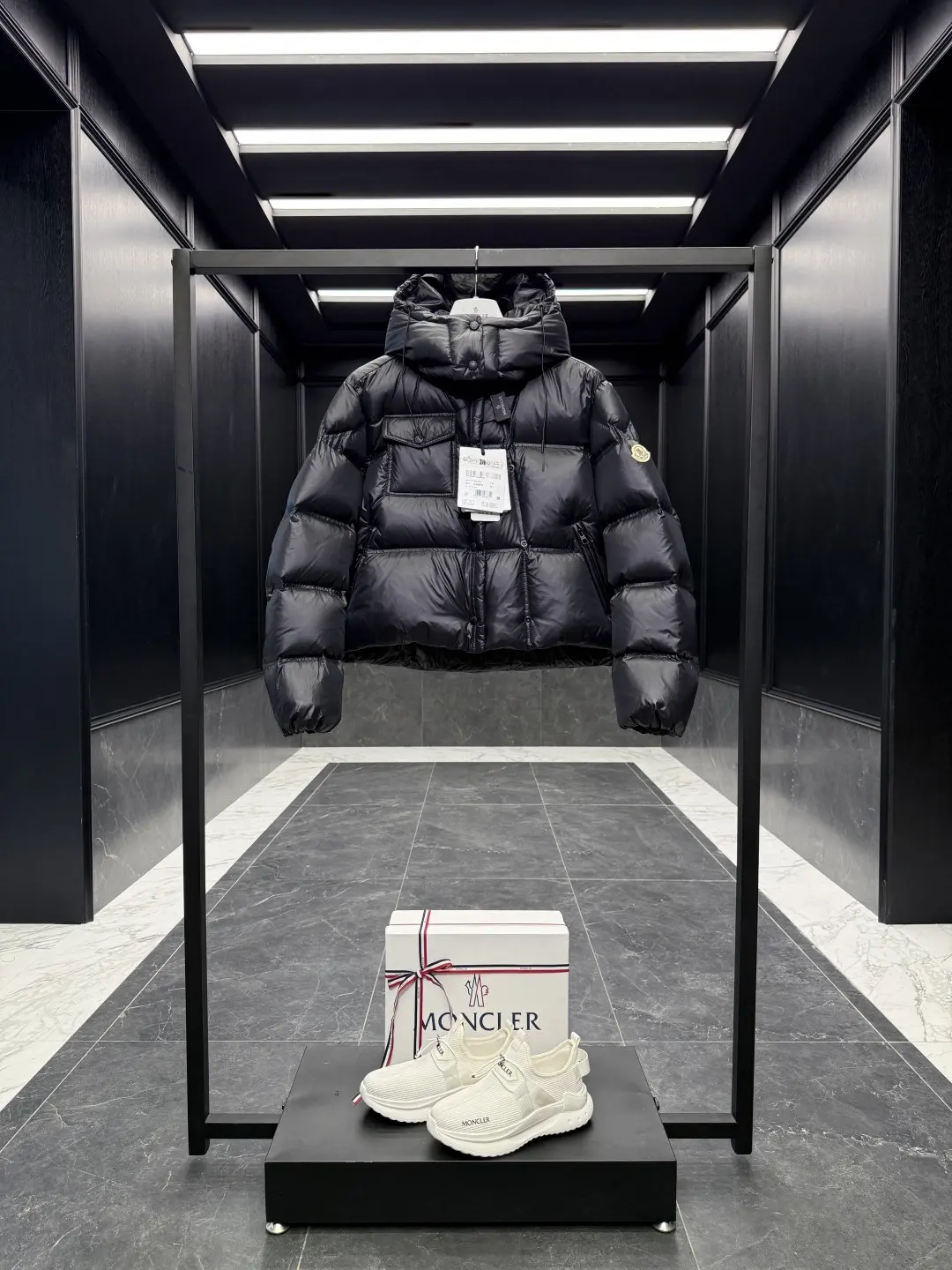 Moncler Erea Quilted Hooded Down Jacket D60020882