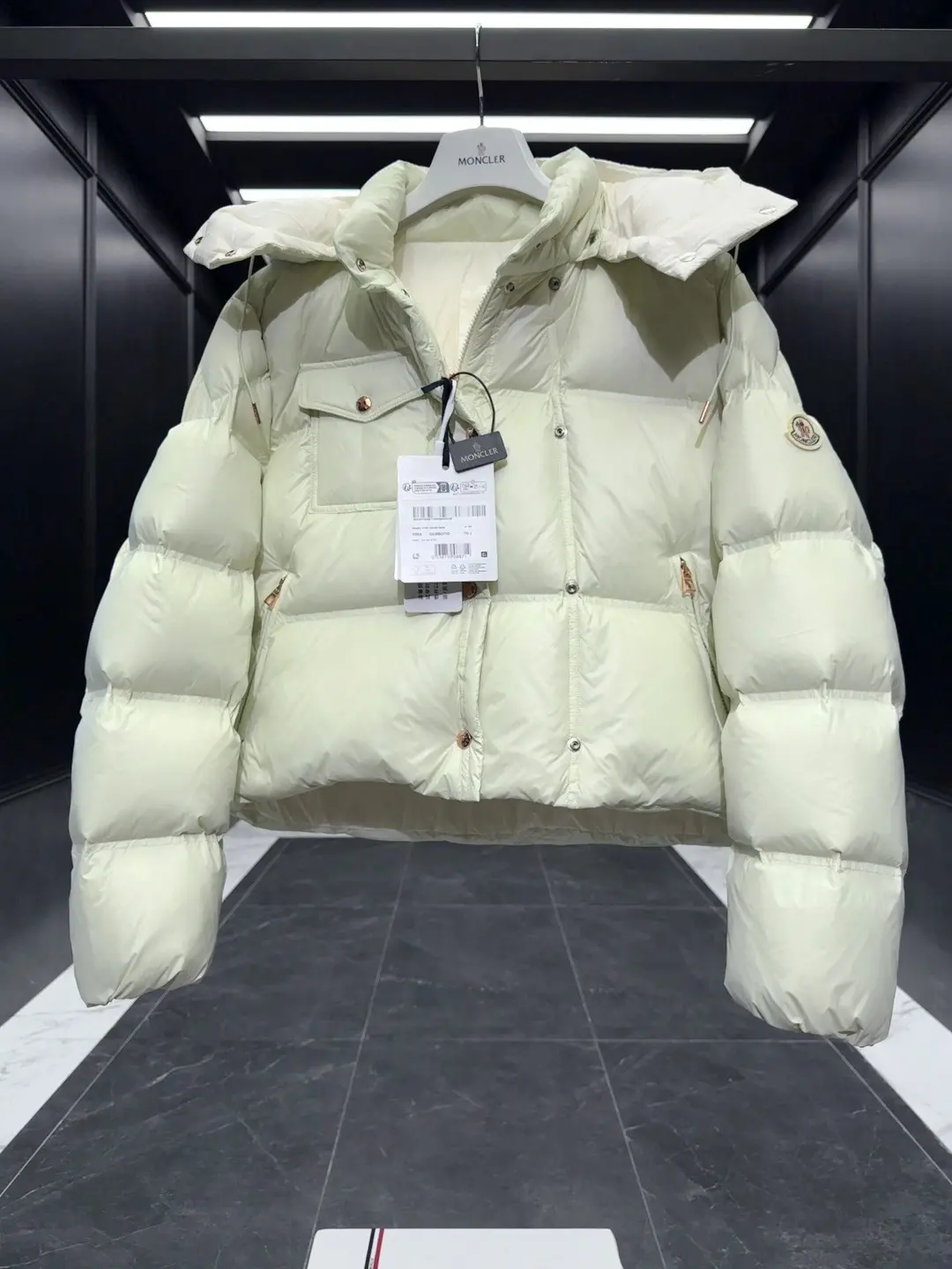 Erea Quilted Hooded Down Jacket D60020883 — view 6