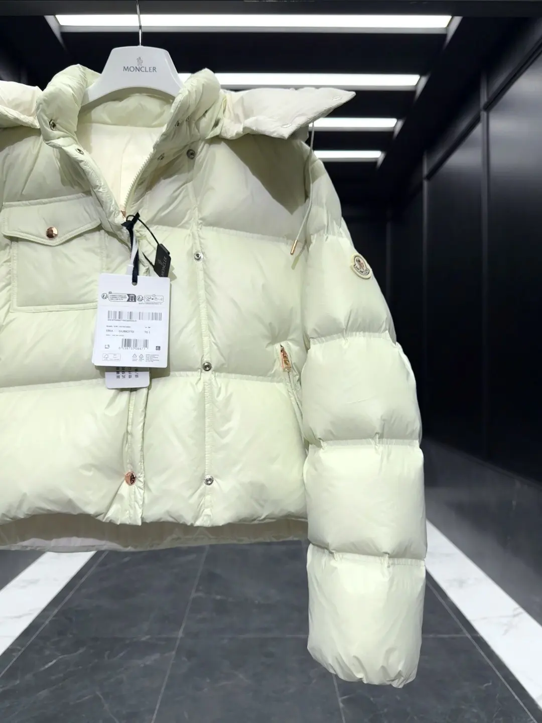 Erea Quilted Hooded Down Jacket D60020883 — view 7