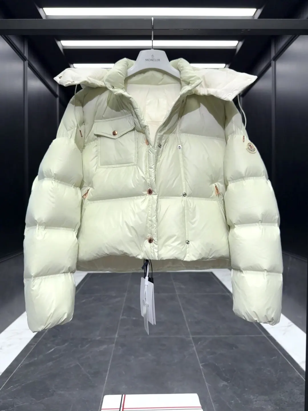 Erea Quilted Hooded Down Jacket D60020883 — view 8