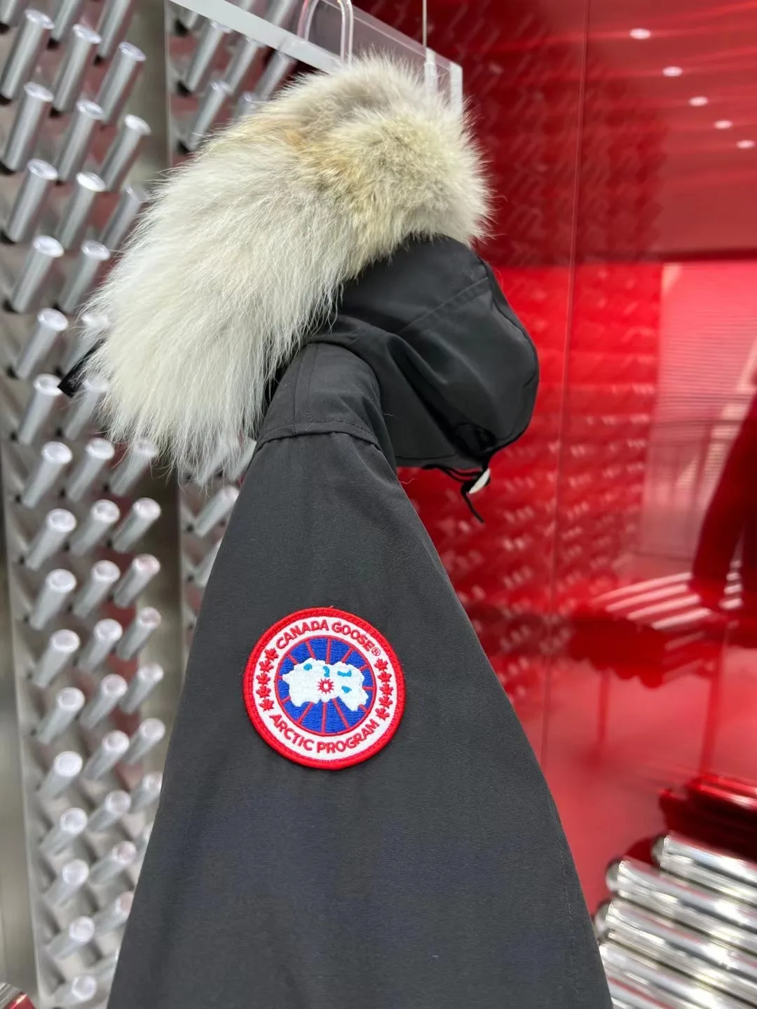 Canada Goose Fur-Trimmed Down Parka D60020956 — view 4
