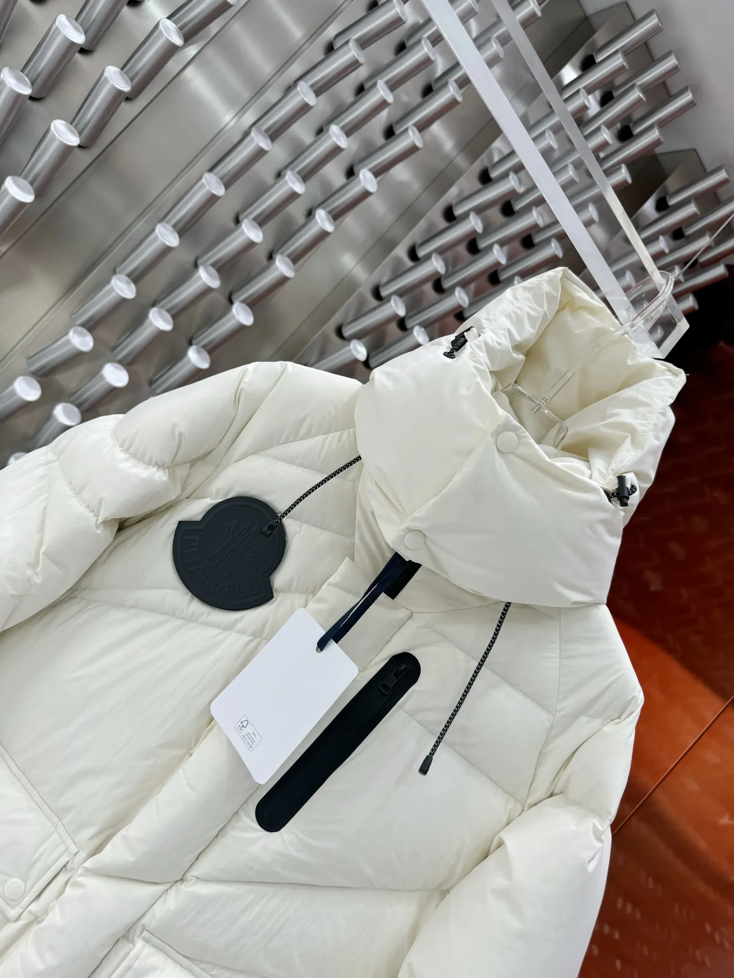 Hooded Down-Filled Puffer Jacket D65020876 — view 2