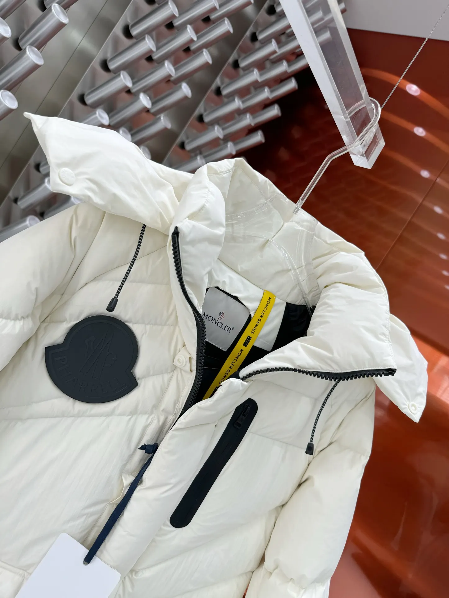 Hooded Down-Filled Puffer Jacket D65020876 — view 7