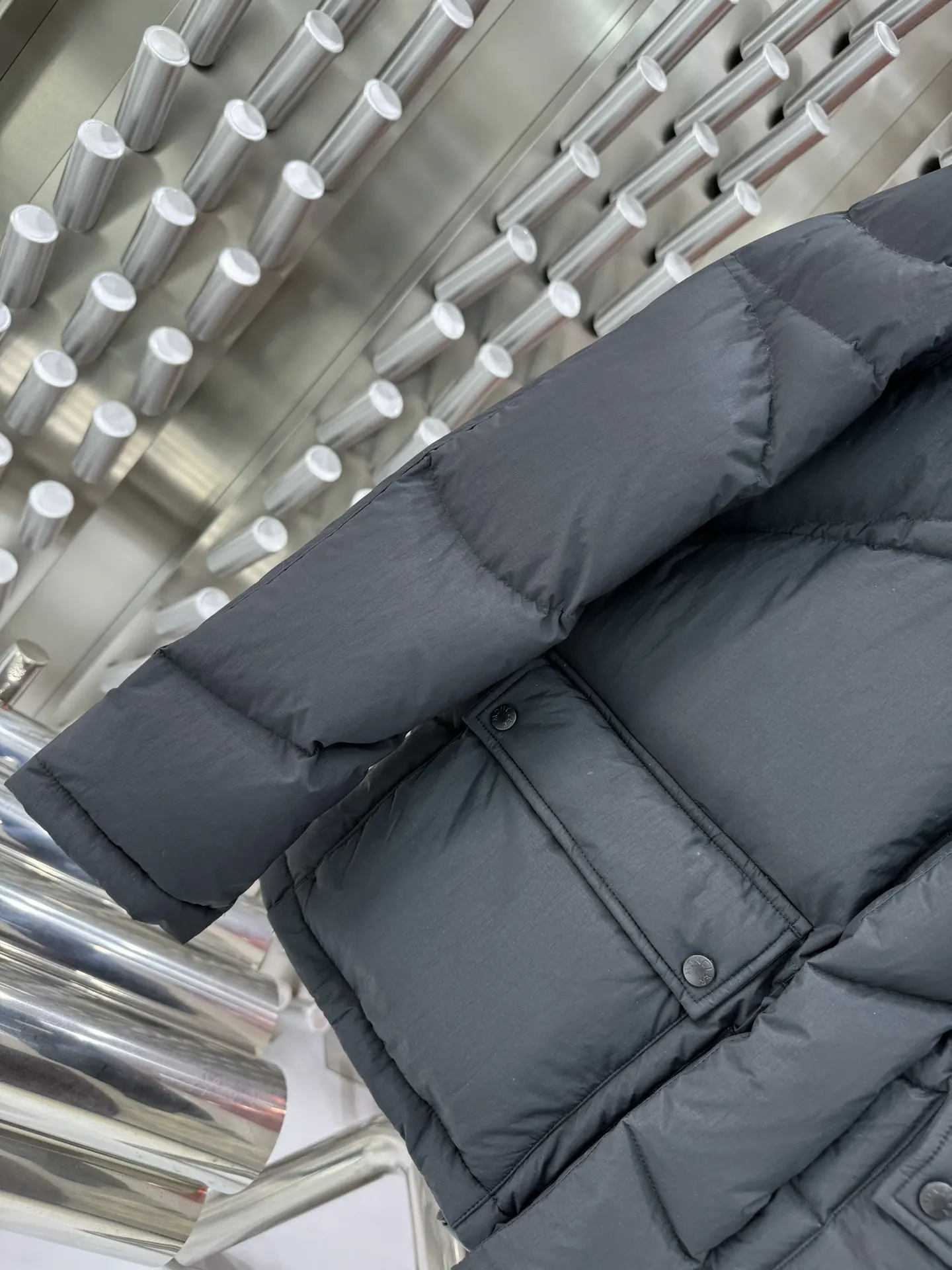 Moncler x Pharrell Williams Down-Filled Puffer Jacket D65020875 — view 3