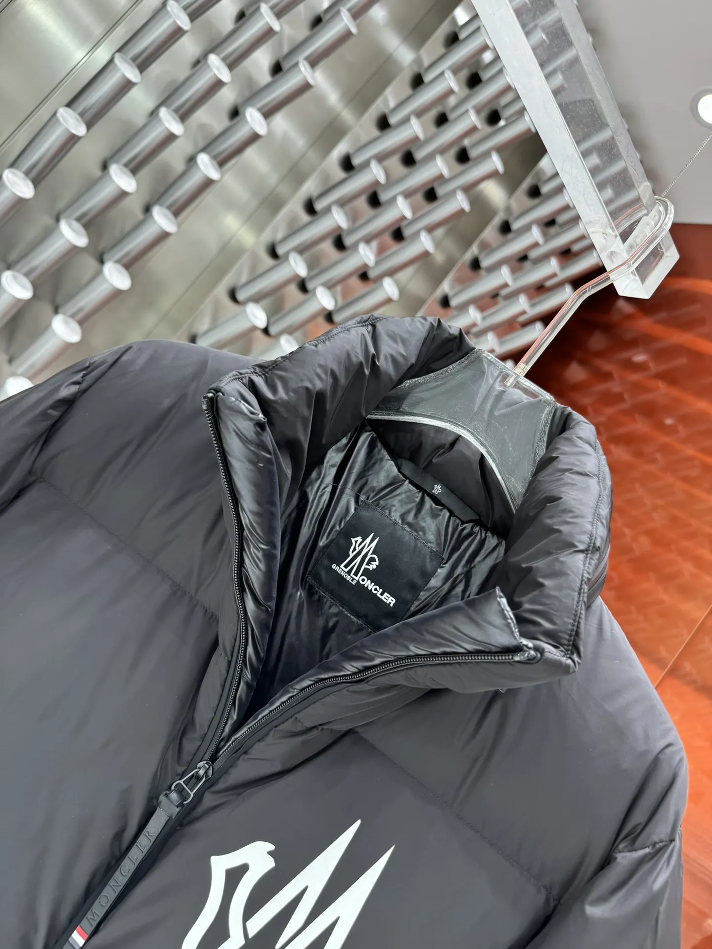 Logo-Print Down-Filled Puffer Jacket D65020871 — view 5