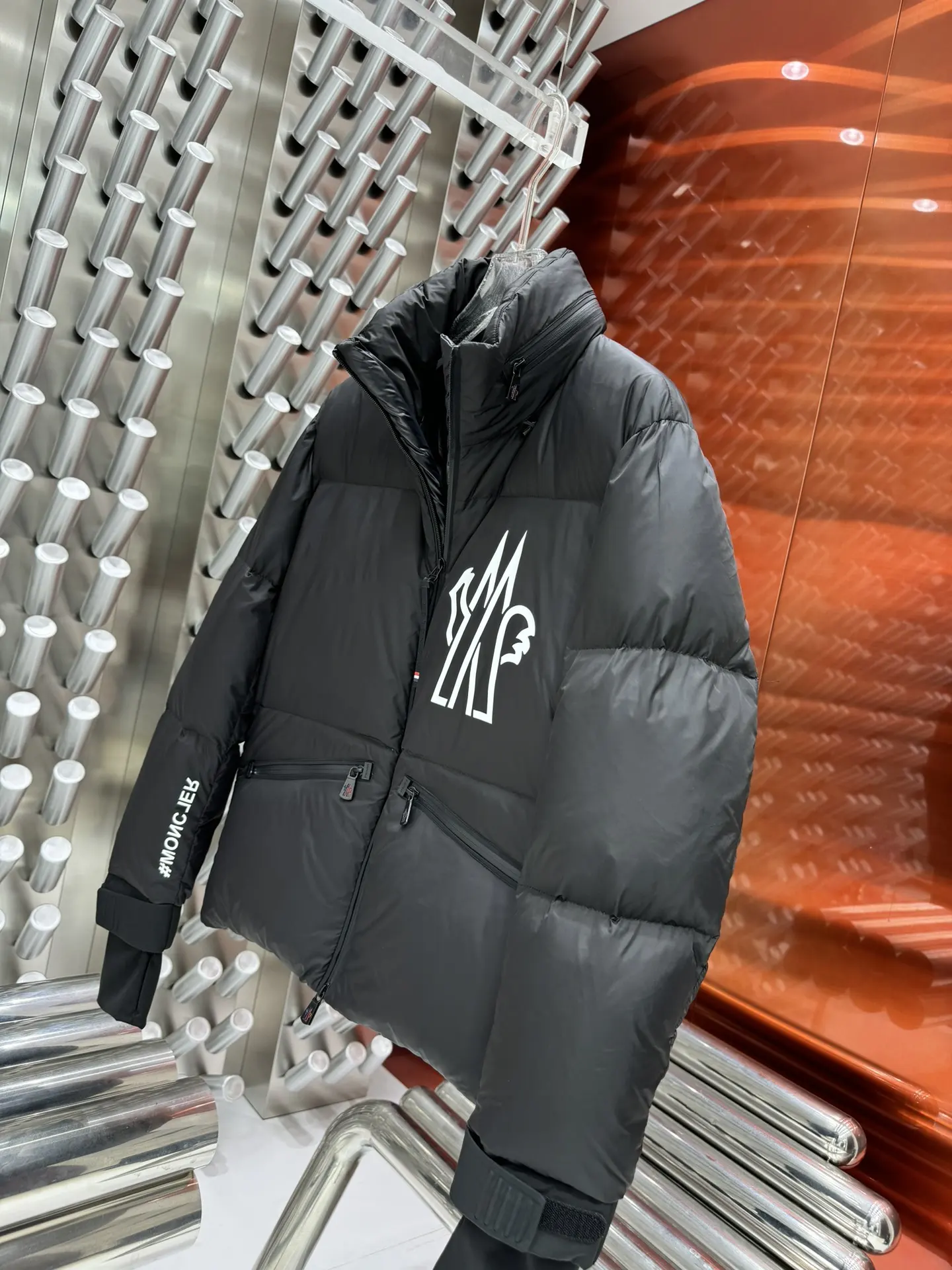 Logo-Print Down-Filled Puffer Jacket D65020871 — view 6