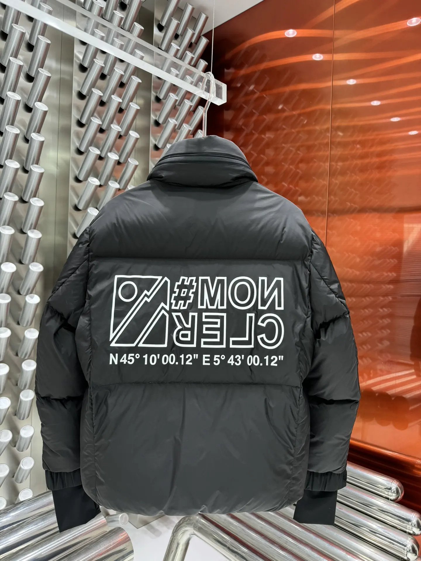 Logo-Print Down-Filled Puffer Jacket D65020871 — view 9